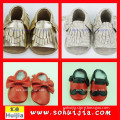 Fancy lovely design 2015 summer sweet color bow and tassels sandals wholesale baby moccasin shoes